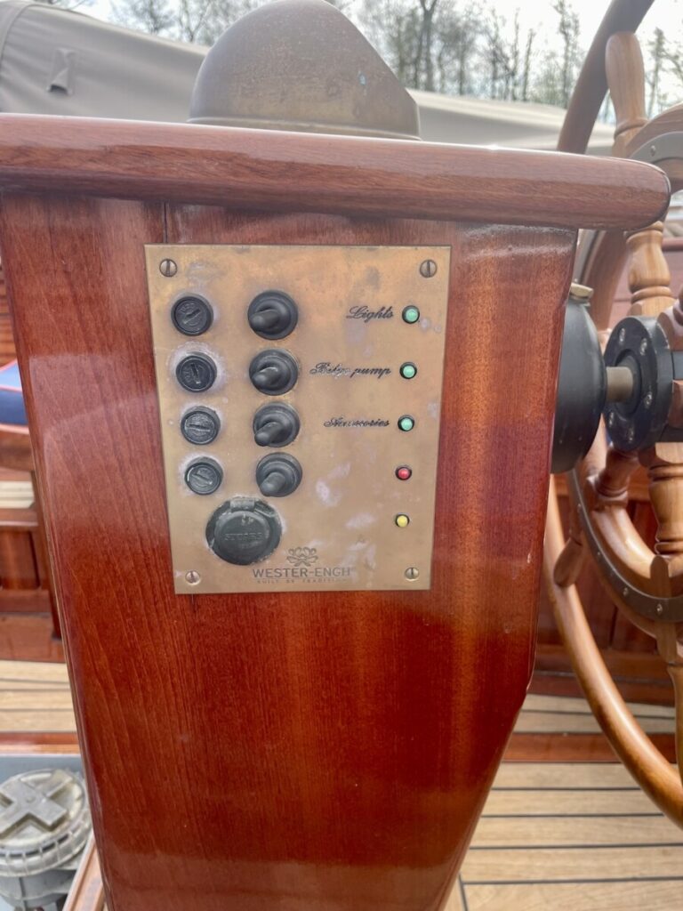 Golden Horn 685